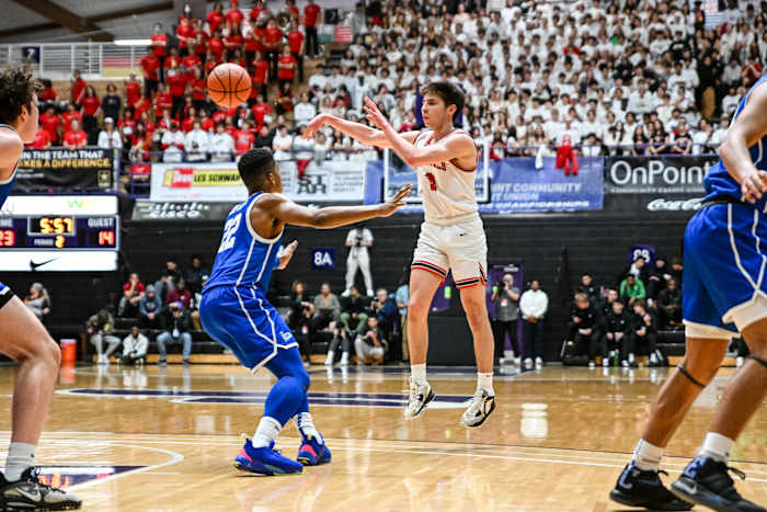 Lincoln Gresham 6A Oregon boys basketball quarterfinal Naji Saker -41